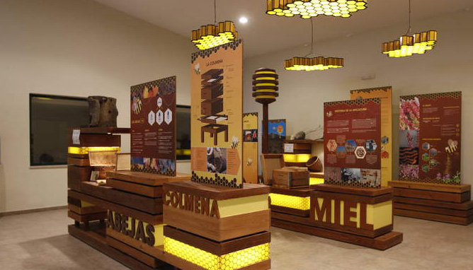 ¿Qué hacer en Órgiva? Museo de la miel en Lanjarón
